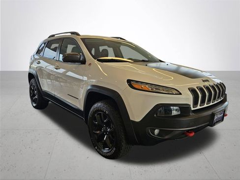 Used 2018 Jeep Cherokee Trailhawk w/ Quick Order Package 27L image 5