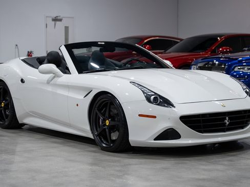Used 2016 Ferrari California T RWD image 78