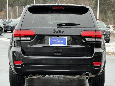 Used 2022 Jeep Grand Cherokee Laredo X image 40