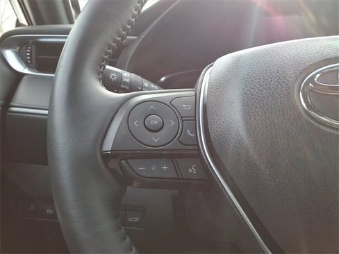 Used 2024 Toyota Venza Limited image 16