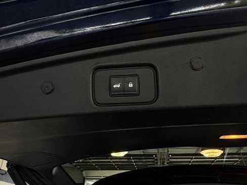 Used 2025 Nissan Pathfinder SV image 25