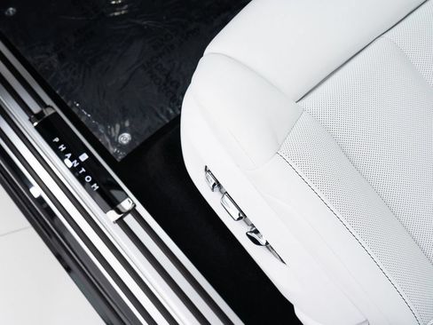 Certified 2026 Rolls-Royce Phantom Sedan RWD image 13