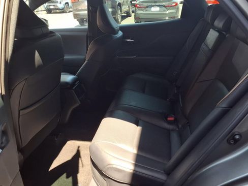 Certified 2023 Toyota Crown Platinum w/ Carpet Mat Package (TMS) AWD/4WD image 24