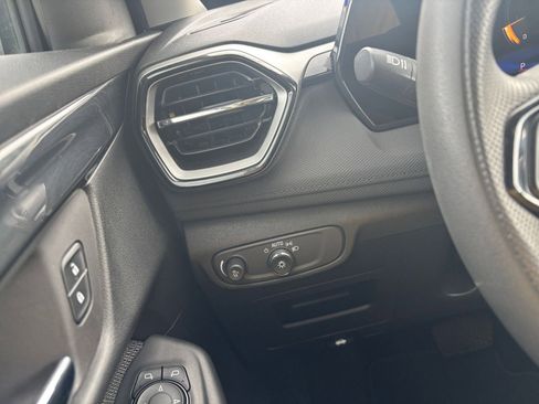 Used 2025 Chevrolet TrailBlazer LT image 32