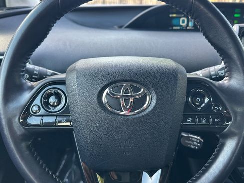 Used 2022 Toyota Prius XLE image 22