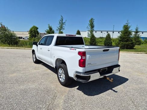 Used 2024 Chevrolet Silverado 1500 LT AWD/4WD image 7