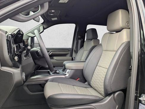 Used 2024 Chevrolet Silverado 2500 ZR2 image 10