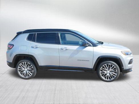 Used 2023 Jeep Compass Limited w/ Elite Group AWD/4WD image 8