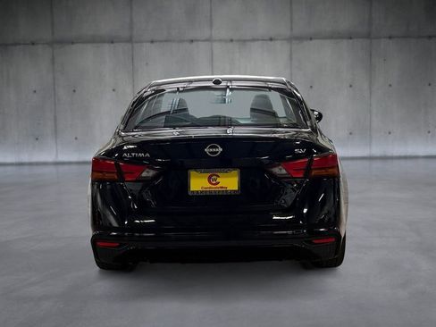 Used 2024 Nissan Altima 2.5 SV FWD image 4