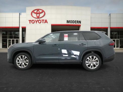 New 2026 Toyota Grand Highlander FWD image 10