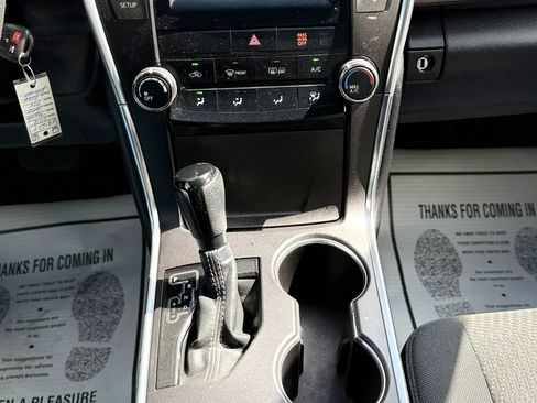 Used 2016 Toyota Camry LE FWD image 19