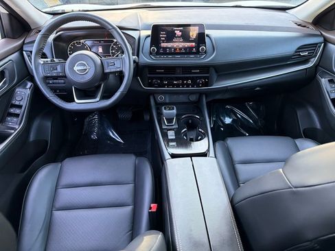 Used 2023 Nissan Rogue SV w/ SV Premium B Package image 43