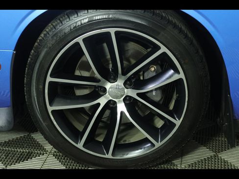 Used 2016 Dodge Challenger R/T Scat Pack w/ Leather Interior Group RWD image 12