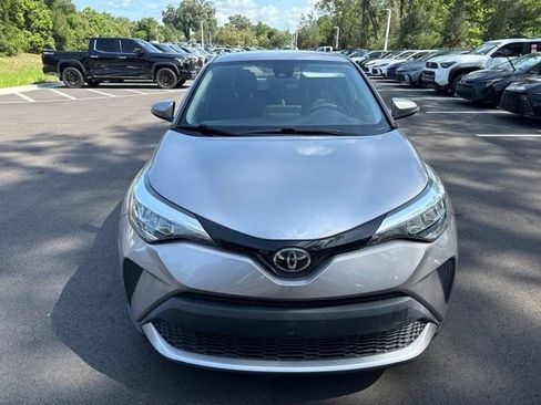 Used 2020 Toyota C-HR LE FWD image 2