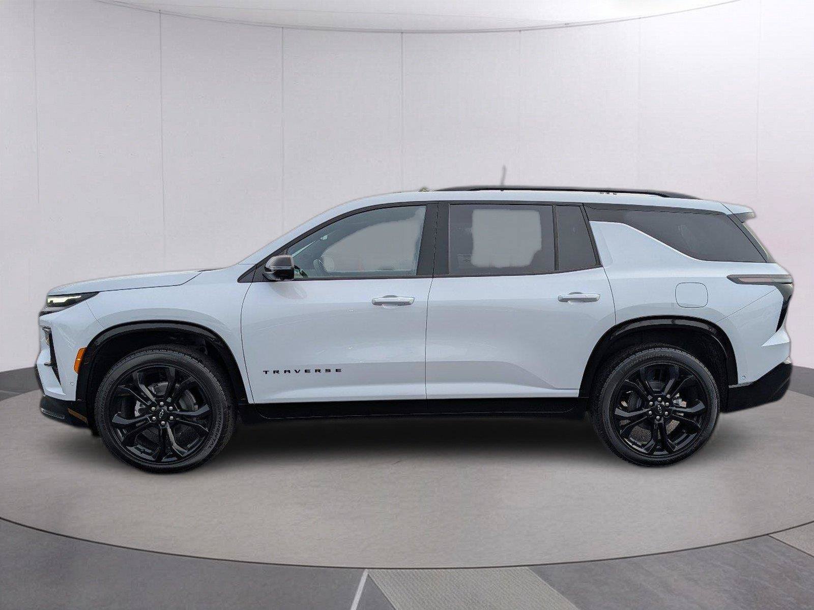 New 2027 Chevrolet Traverse RS w/ LPO, Floor Liner Package FWD image 2