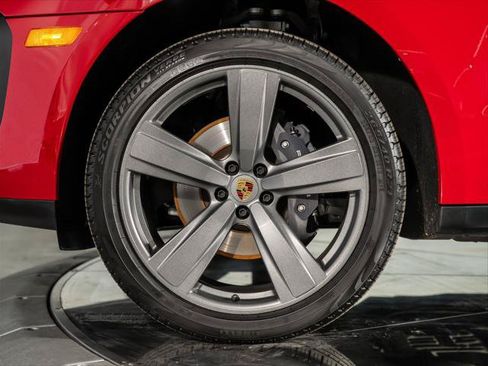 Used 2025 Porsche Macan Turbo AWD/4WD image 13