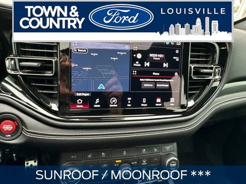 Used 2021 Dodge Durango SRT w/ Technology Group AWD/4WD image 3