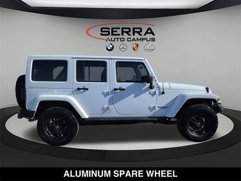 Used 2017 Jeep Wrangler Unlimited Sahara image 12