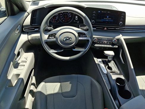 Used 2023 Hyundai Elantra SEL FWD image 12