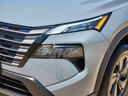 New 2026 Nissan Rogue SV w/ Cold Weather Package FWD image 9