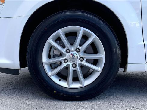 Used 2019 Dodge Grand Caravan SXT FWD image 8