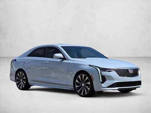 Used 2022 Cadillac CT4 Premium Luxury RWD image 3