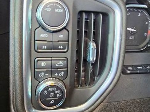 Used 2022 GMC Sierra 2500 Denali w/ Denali Black Diamond Edition AWD/4WD image 38