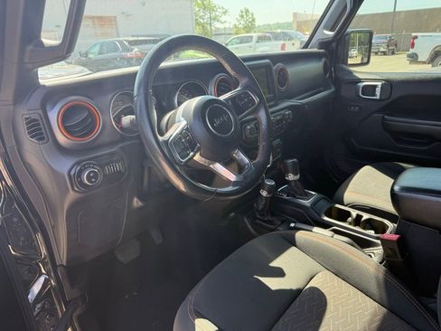 Used 2021 Jeep Gladiator Mojave w/ LED Lighting Group AWD/4WD image 16