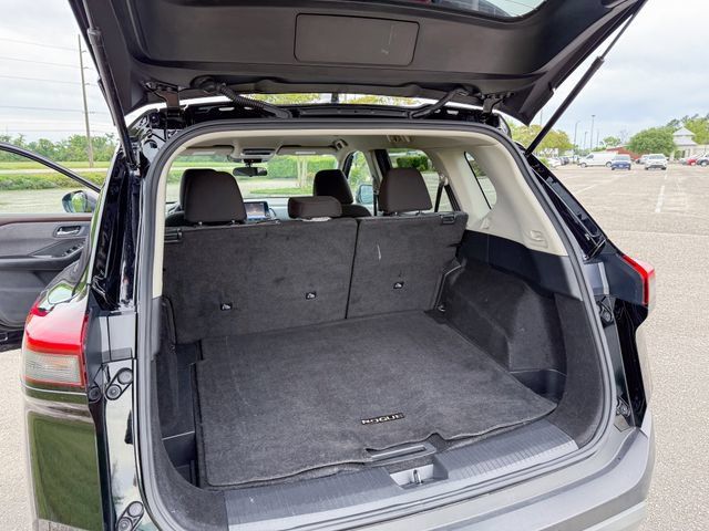 Used 2023 Nissan Rogue SV AWD/4WD image 16