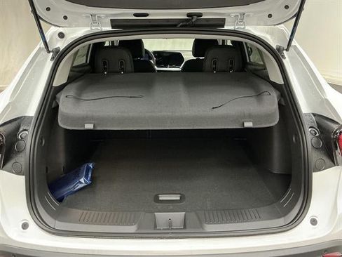 New 2026 Chevrolet Trax LT w/ Driver Confidence Package FWD image 27