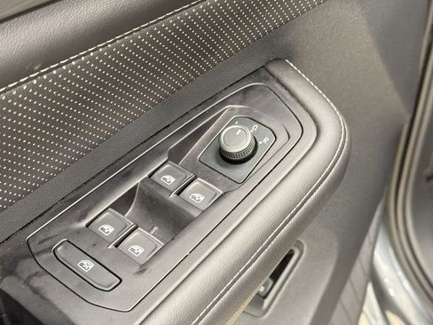 Used 2024 Volkswagen Atlas Cross Sport SE AWD/4WD image 20