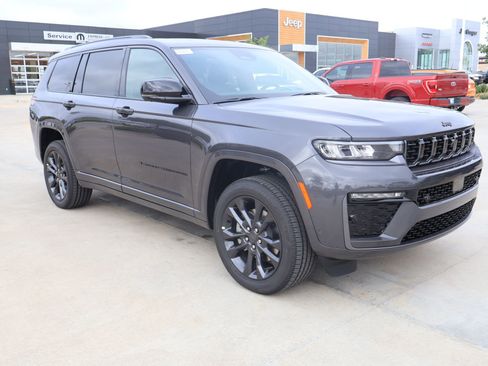 New 2026 Jeep Grand Cherokee L Limited AWD/4WD image 1