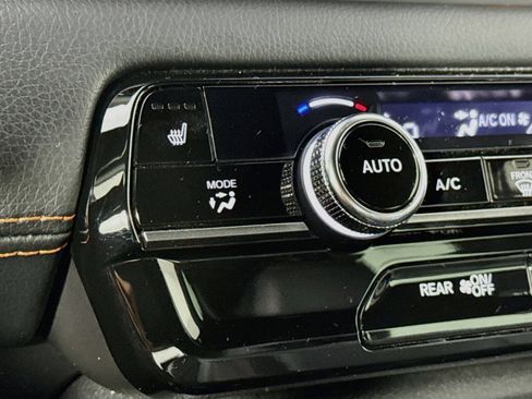Certified 2025 Honda Pilot TrailSport image 19