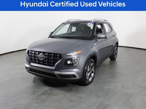 Used 2026 Hyundai Venue SEL FWD image 2