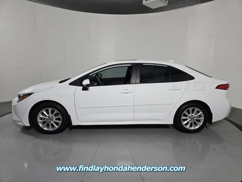 Used 2022 Toyota Corolla LE w/ LE Premium Package FWD image 3