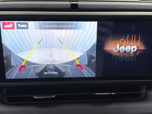 Used 2024 Jeep Wrangler Unlimited Sahara w/ Technology Group AWD/4WD image 22