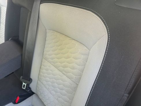 Used 2020 Chevrolet Equinox LT FWD image 30