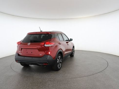 Used 2020 Nissan Kicks SV image 16