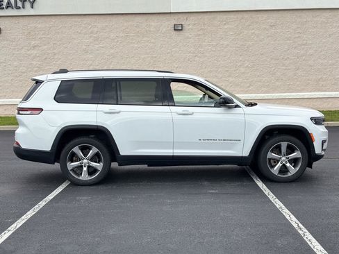 Used 2021 Jeep Grand Cherokee L Limited w/ Trailer Tow Group (B) AWD/4WD image 9