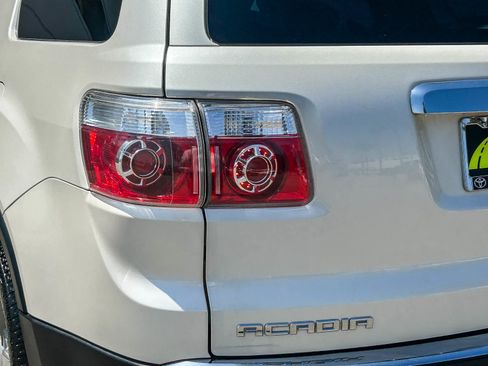 Used 2011 GMC Acadia SLT FWD image 9