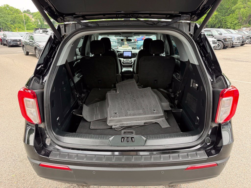 Used 2023 Ford Explorer XLT AWD/4WD image 27