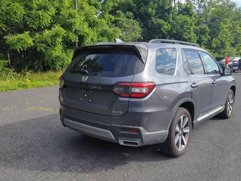 Used 2025 Honda Pilot Elite image 8