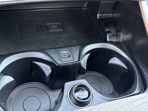 Used 2025 BMW 330i xDrive Sedan w/ Convenience Package image 33