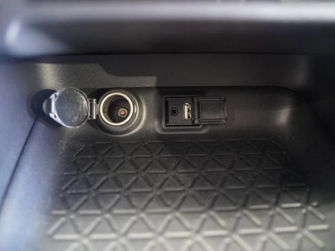 Used 2019 Toyota RAV4 LE w/ All Weather Liner Package AWD/4WD image 25