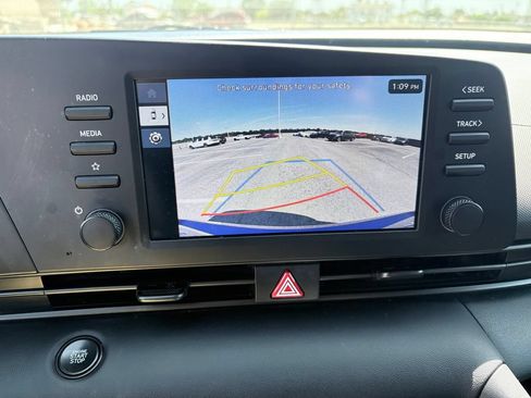 Used 2025 Hyundai Elantra Sport FWD image 19