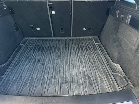 Used 2020 Land Rover Range Rover Velar R-Dynamic S image 15