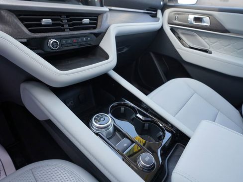 New 2026 Ford Explorer Platinum image 18