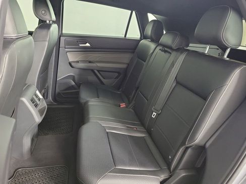 Used 2022 Volkswagen Atlas Cross Sport SE FWD image 10