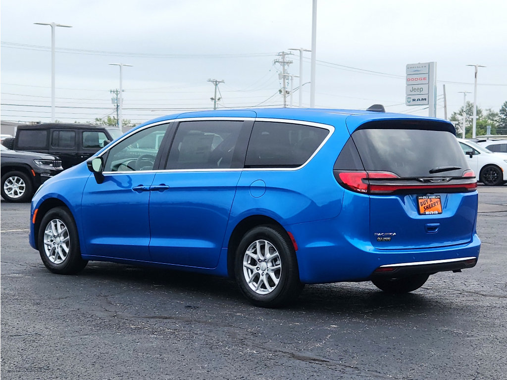 New 2027 Chrysler Pacifica Select FWD image 10