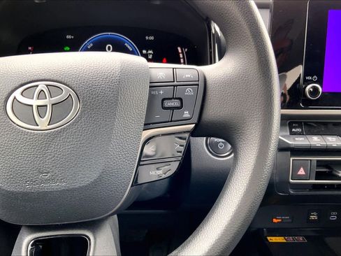 Used 2025 Toyota Camry LE image 25